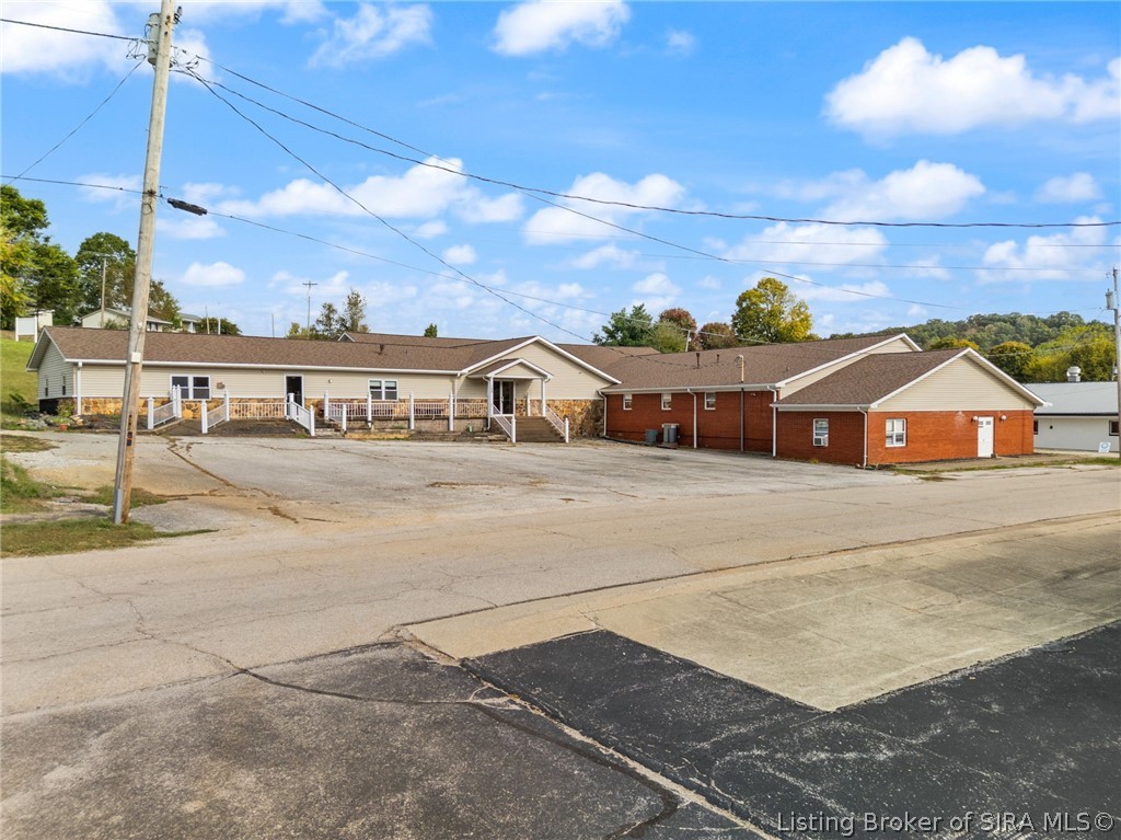 Commercial Sale in Marengo