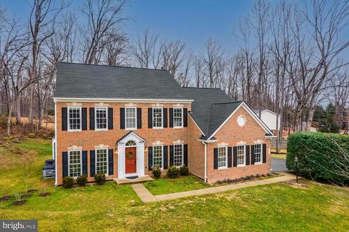 7101 New Kensington Ct, WARRENTON, VA, 20187-8901 | Card Image