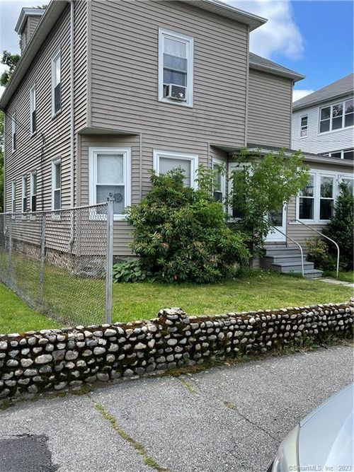 2 Nelson St, Webster, MA, 01570-1850 | Card Image