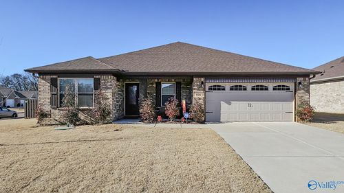 100 Ocean Springs Ave, Toney, AL, 35773-4504 | Card Image