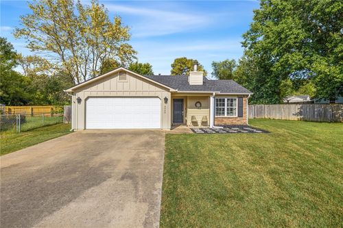 4060 N Downing Ct, Fayetteville, AR, 72703-5050 | Card Image