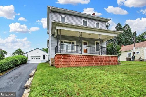 215 Mount Airy Ave, WAYNESBORO, PA, 17268-1350 | Card Image