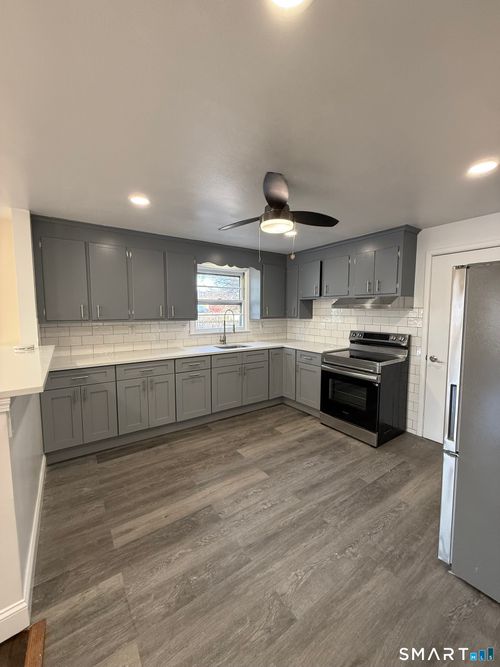 123 Summerfield Ave, Bridgeport, CT, 06610-2928 | Card Image