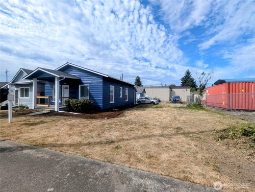 123 8th St Se, Auburn, WA, 98002-6011 | Card Image