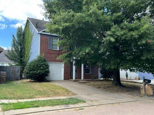 4693 Waterfront Oak Dr, Memphis, TN, 38128-1586 | Card Image