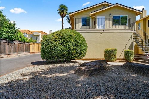 3851 Blackford Ave, San Jose, CA, 95117-1914 | Card Image