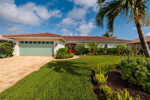 2011 Michigan Ave Ne, ST PETERSBURG, FL, 33703-3407 | Card Image