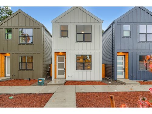 7758 Sw Bonita Rd, Tigard, OR, 97224-8166 | Card Image