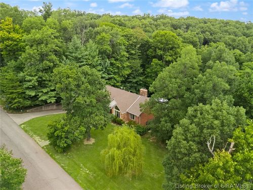 1105 Pinewood Dr, Lanesville, IN, 47136-9400 | Card Image