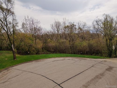 000 Martell, Rochester Hills, MI, 48309 | Card Image