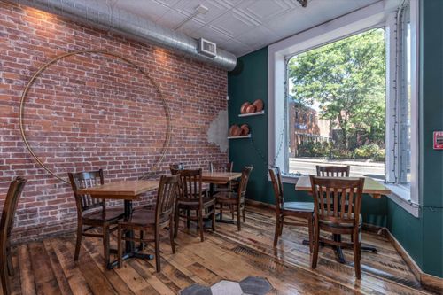 136 Main St, Brattleboro, VT, 05301-3032 | Card Image