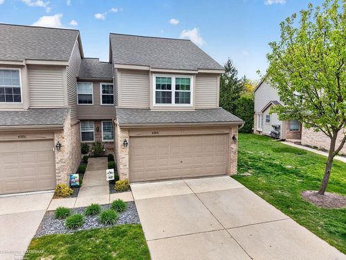 43815 Coachmaker Dr, Sterling Heights, MI, 48313-2201 | Card Image