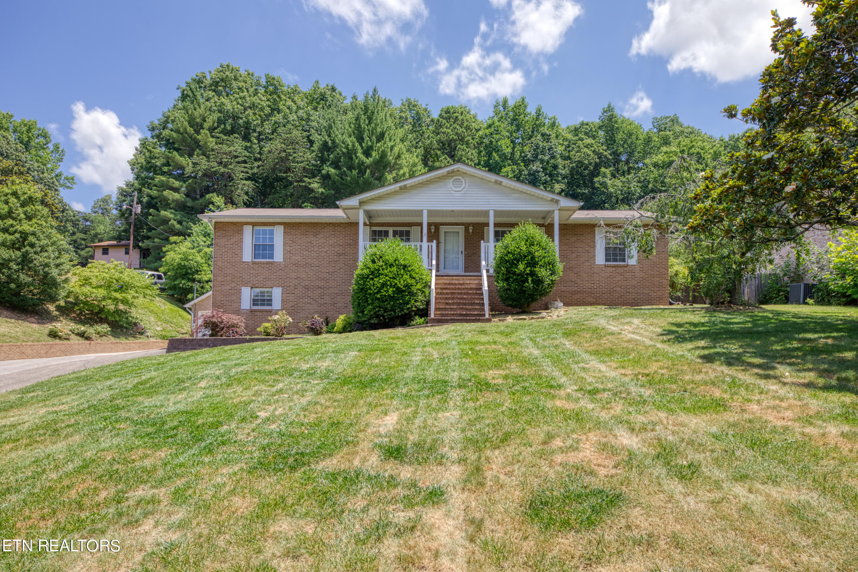 Schaeffer Rd, Knoxville, TN 37932
