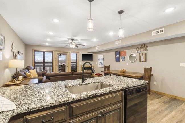 Table Rock Lake View Nightly Rental | Image 11