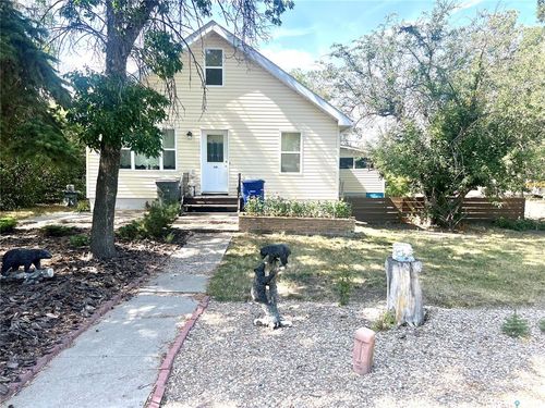 210 1st St W, Kyle, SK, S0L1T0 | Card Image