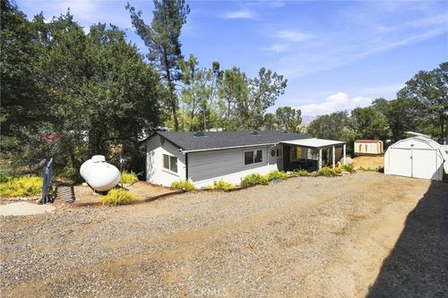32 Pinebrook Dr, Wofford Heights, CA, 93285-9571 | Card Image