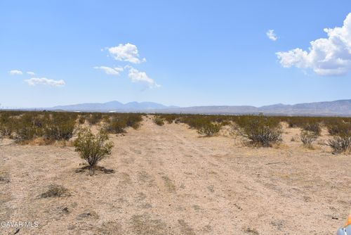 1490 E Wilson Ave, Mojave, CA, 93501 | Card Image