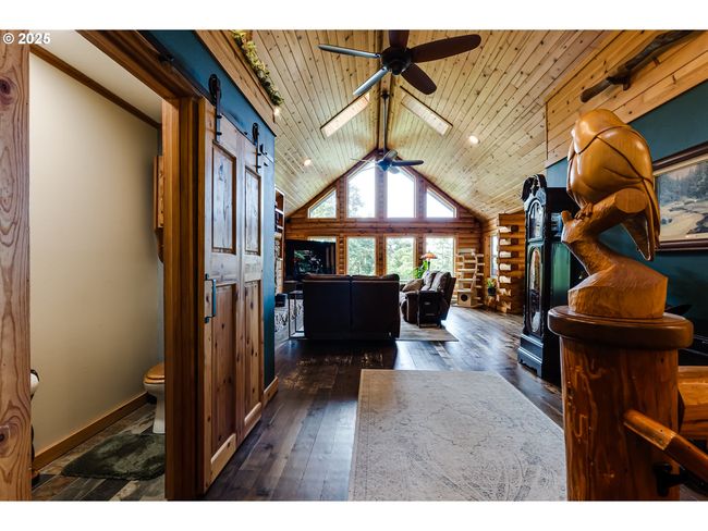86561 R R Baker Rd, House other with 3 bedrooms, 3 bathrooms and 2 parking in Springfield OR | Image 5