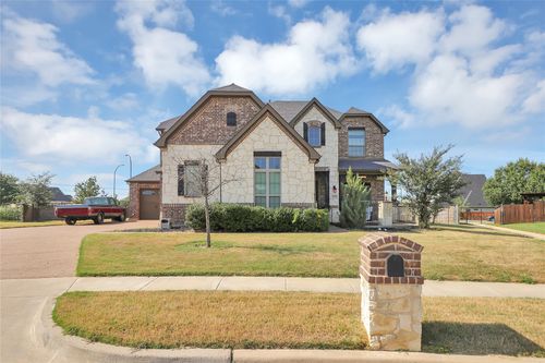 2523 Melissa Dianne Dr, Arlington, TX, 76001-7720 | Card Image