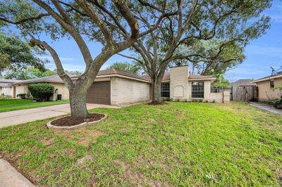 Beautiful Trees recently Manicured! 1926 Oakwell Ln., Katy, TX 77449 | Image 3