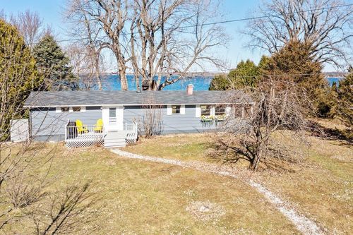 446 N Shore Rd, Isle La Motte, VT, 05463-9743 | Card Image