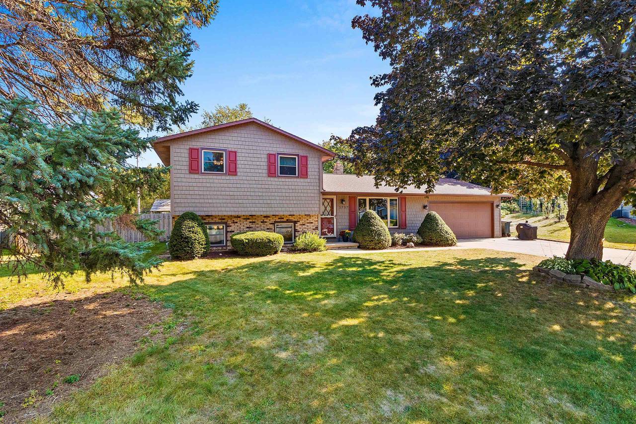 Berken Ct, Green Bay, WI 54304