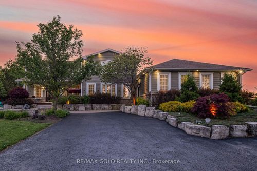 36 Orangeville St, Hillsburgh, ON, N0B1Z0 | Card Image