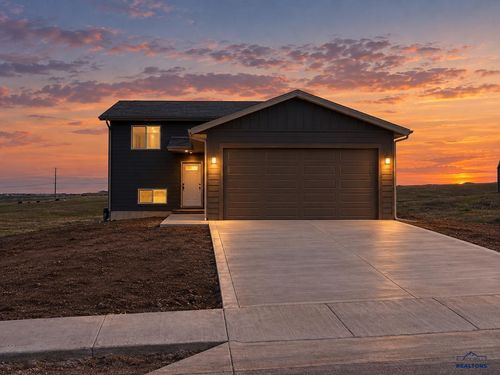 542 Denali Dr, Box Elder, SD, 57719-8504 | Card Image