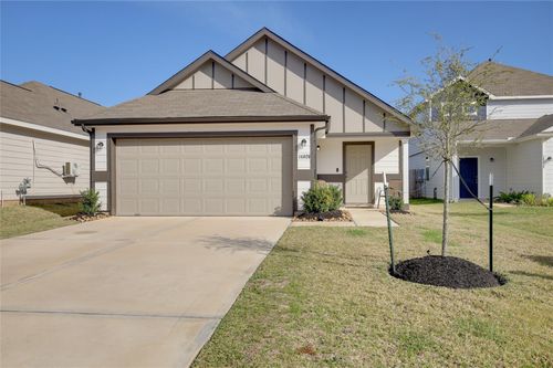 14026 Chinook Dr, Conroe, TX, 77384-2257 | Card Image