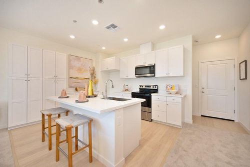 63-1833 Snowy White Pl, Lincoln, CA, 95648-2237 | Card Image