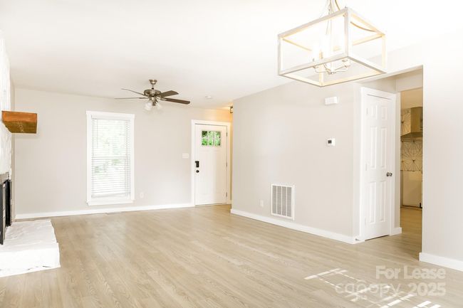 11417 Park Rd, House other with 3 bedrooms, 2 bathrooms and null parking in Charlotte NC | Image 5