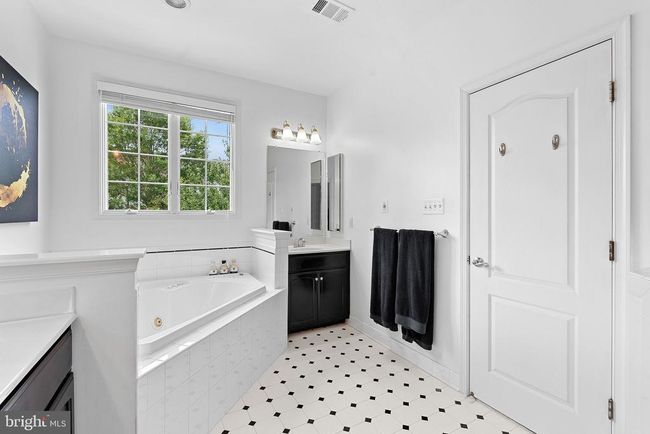19101 Icehouse Ter, Townhouse with 3 bedrooms, 4 bathrooms and null parking in Lansdowne VA | Image 35