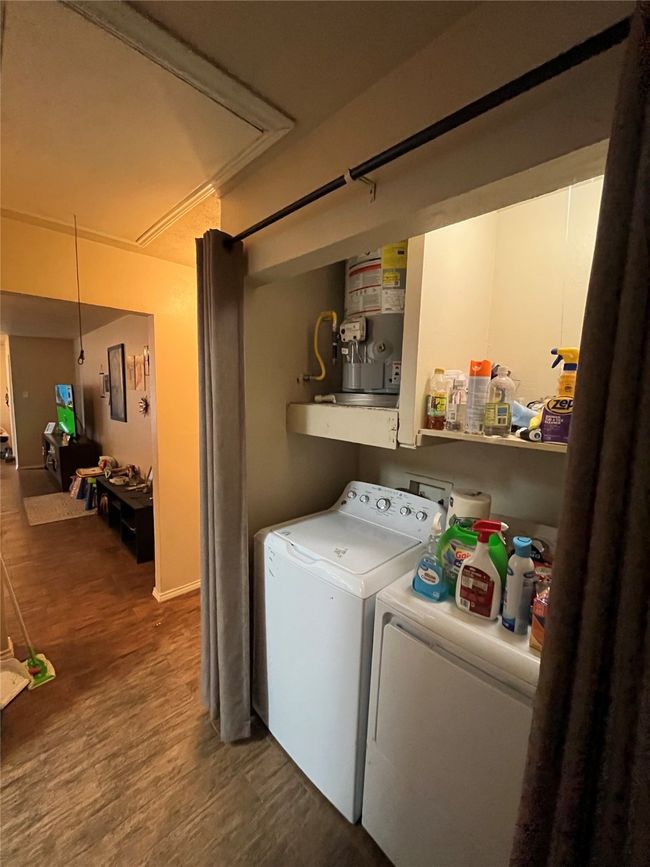 Laundry area 2302. typical for both sides | Image 14