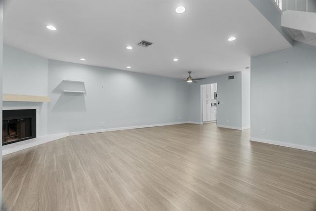 210 Ocean Dunes Cir, Condo with 3 bedrooms, 3 bathrooms and null parking in Jupiter FL | Image 11