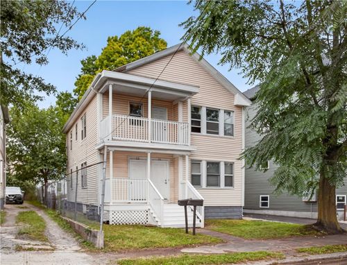 28 Pumgansett St, Providence, RI, 02908-2514 | Card Image