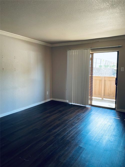 apt-1012-8110 Skillman St, Dallas, TX, 75231-2810 | Card Image