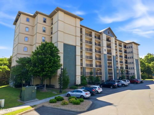 5605-124 Plaza Dr, Pigeon Forge, TN, 37863-4997 | Card Image