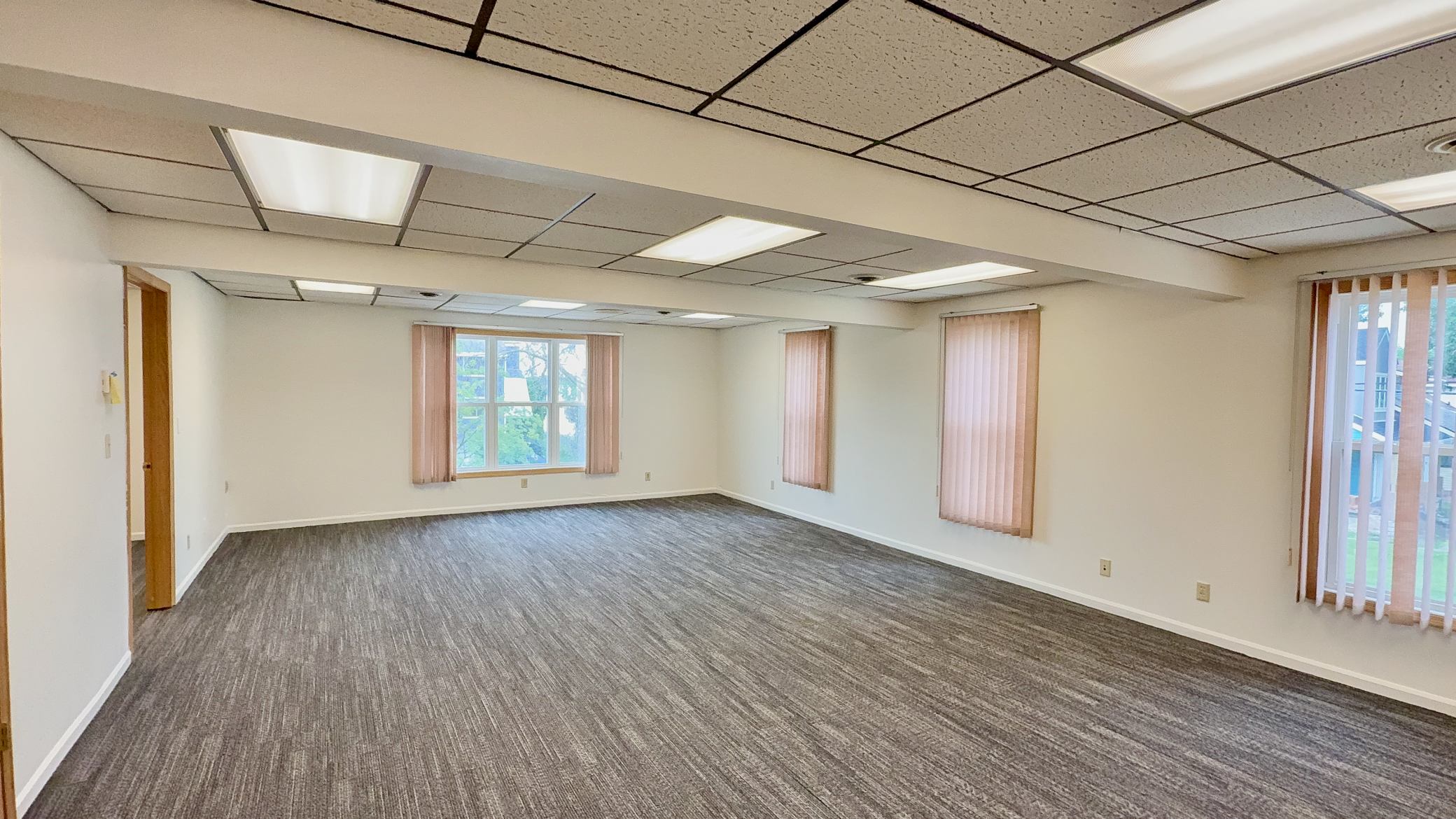 Commercial Lease in Forest Lake 3