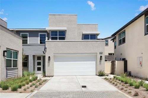 15842 Caterpillar Dr, Fontana, CA, 92336-5588 | Card Image