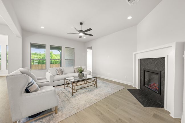 4814 Nomad Dr, House other with 4 bedrooms, 3 bathrooms and null parking in Midlothian TX | Image 9