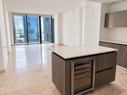 2005-88 Sw 7th St, Miami, FL, 33130-3699 | Card Image