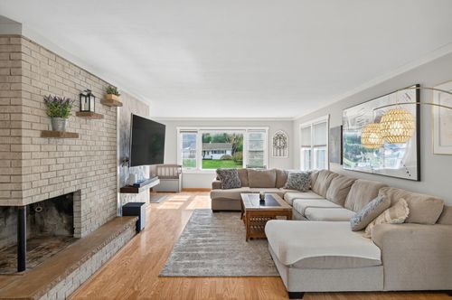 2075 Dorothy Ave, White Bear Lake, MN, 55110-4719 | Card Image