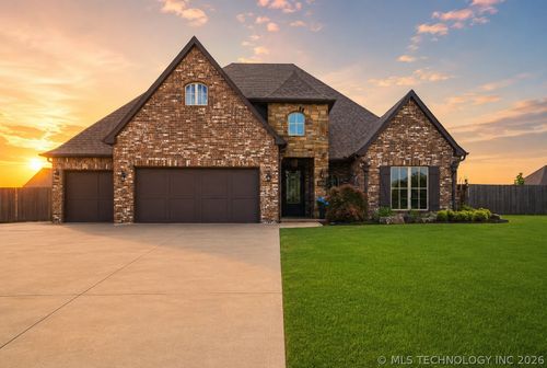 1956 E 172nd St S, Mounds, OK, 74047-6267 | Card Image