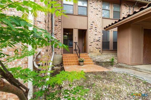 821 Old Ranch Road 12, San Marcos, TX, 78666-3255 | Card Image