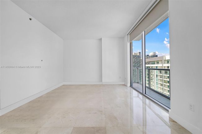 APT-4307 - 1060 Brickell Ave, Condo with 3 bedrooms, 3 bathrooms and null parking in Miami FL | Image 10