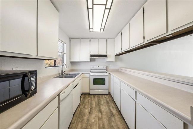 2 - 3095 Marina Dr, Condo with 2 bedrooms, 2 bathrooms and 1 parking in Marina CA | Image 10