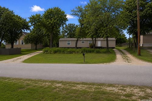 23043 Hilltop Peaks, Elmendorf, TX, 78112-6157 | Card Image