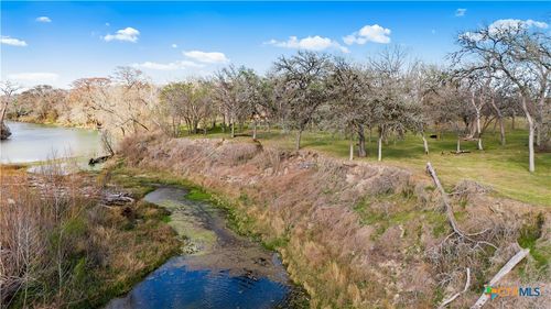 850 Crestview Dr, Cuero, TX, 77954-6816 | Card Image