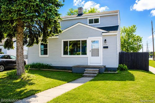 20589 Negaunee, Redford, MI, 48240-1211 | Card Image