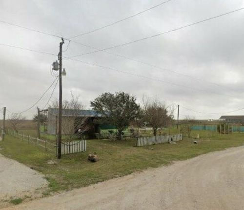 127 Oar Fish Dr, Palacios, TX, 77465-7253 | Card Image